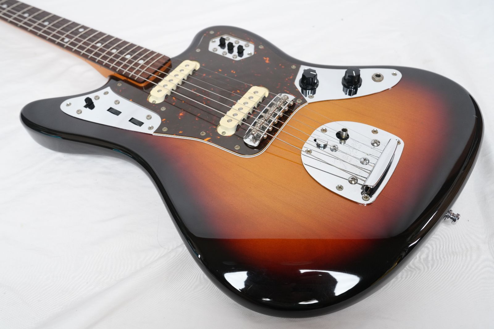 美品 FENDER Player Jaguar PF 3TS ジャガー FENDER ( フェンダー ) ／ Player Jaguar PF 3TS の激安通販