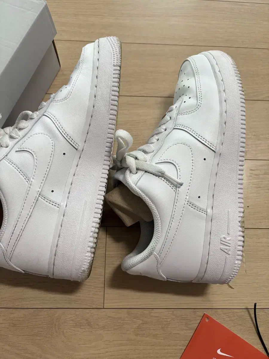 ナイキ エアフォース1 07 白 240