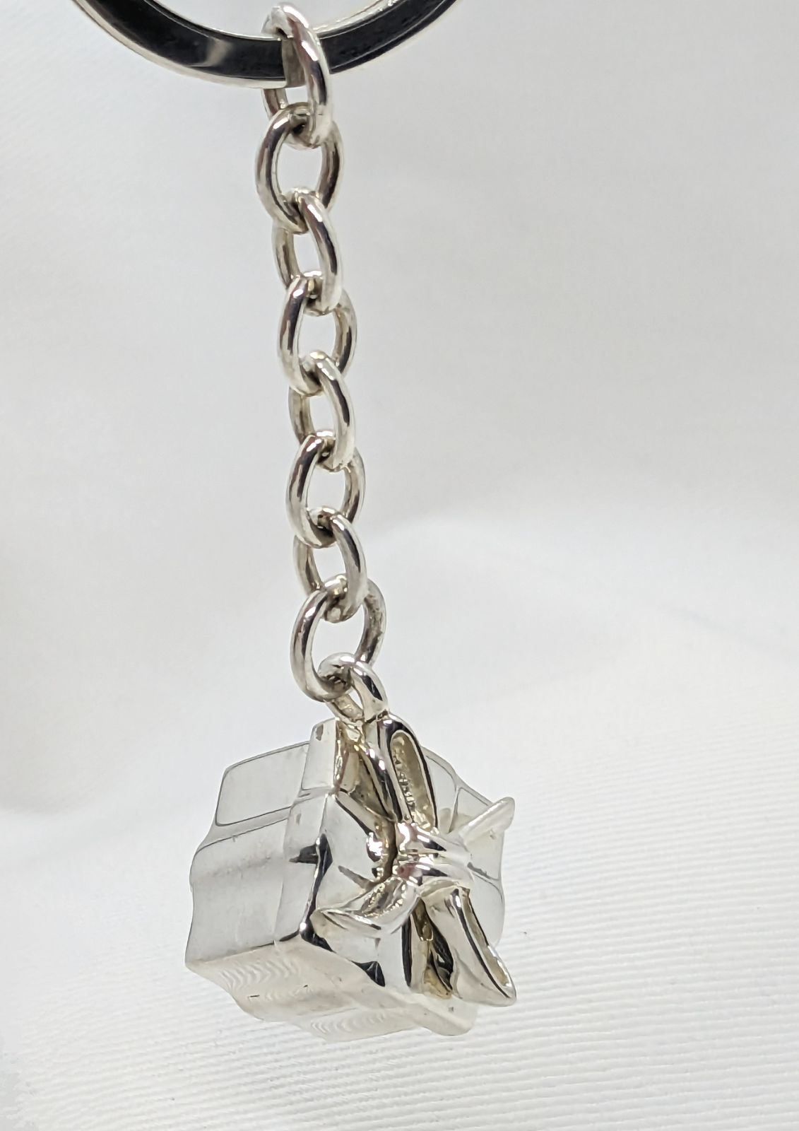 TIFFANY ティファニー シルバー ギフトボックス チャーム キーホルダー