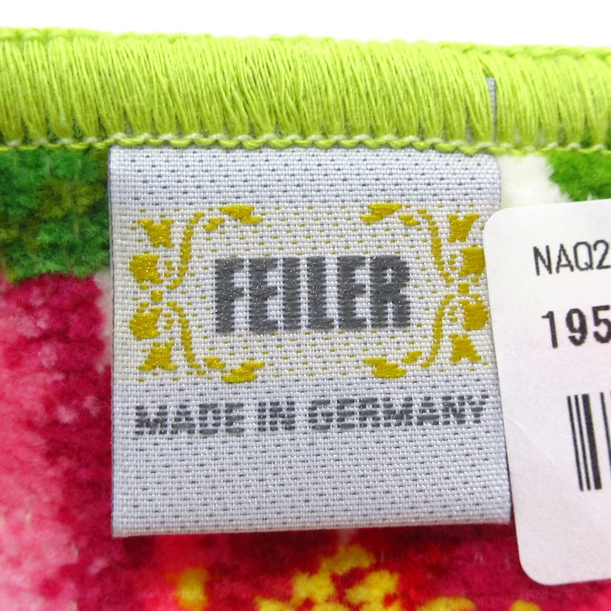 FEILER(フェイラー) 小物新品同様 - 白×レッド×マルチ ハンドタオル