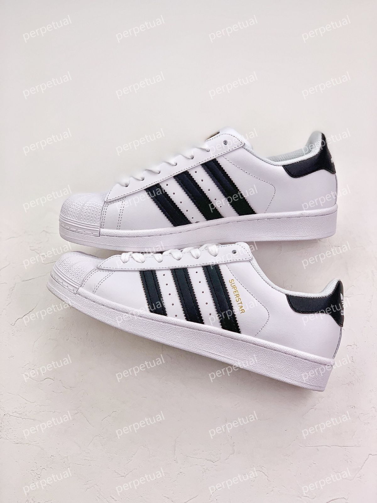 新品【Adidas】 originals superstar スニーカーホワイトゴールドスニーカー 男女同型