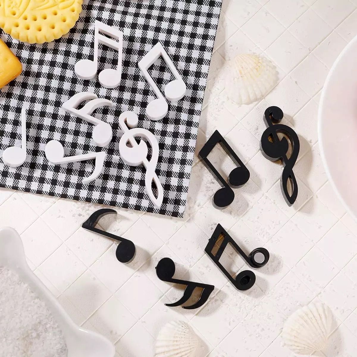 A29.mimikids♡ハンドメイド 音符 ピアノ 白黒 モノクロ ヘアゴム ト音記号 8分音符 クリップ 】2個セット 選べるカラー プラスチック