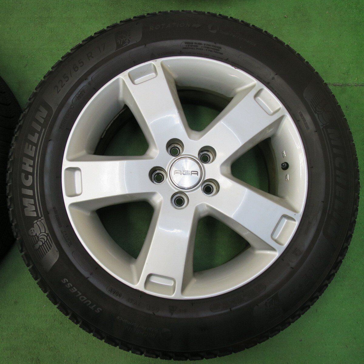 4本価格☆ランドローバー 等 AGA ESSE2 225/65R17 スタッドレス 