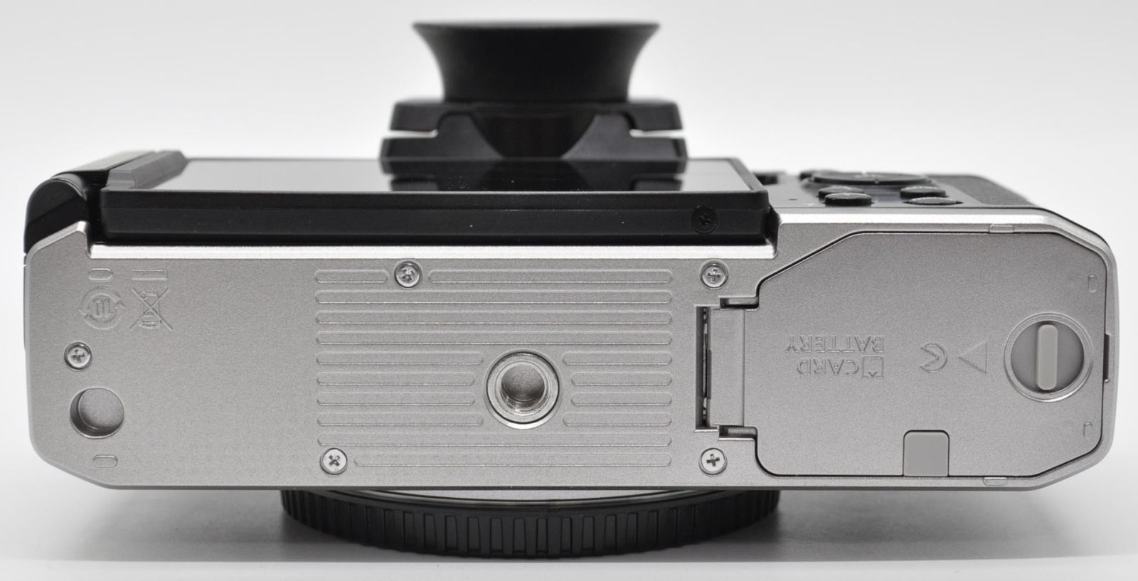 極上美品!!＞ Nikon ニコン Zfc ボディ シルバー ※ショット数