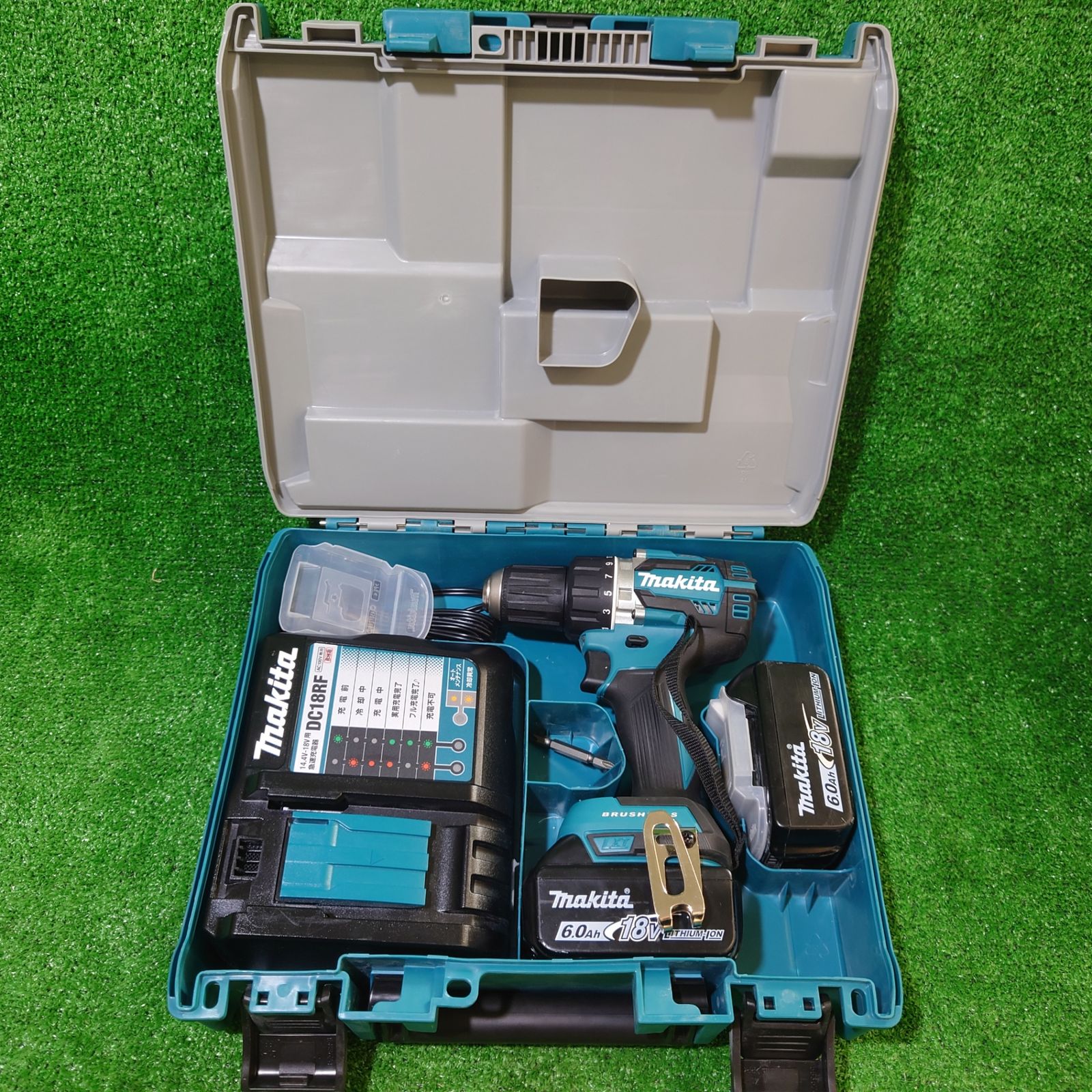 マキタ DF484DRGX 充電式 ドライバドリル 充電器 バッテリー2個 充電回数7回 充電回数2回 ウ-264