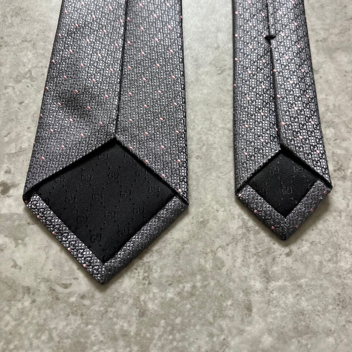 極美品 GUCCI グッチ ネクタイ GG柄 ドット シルバー グレー