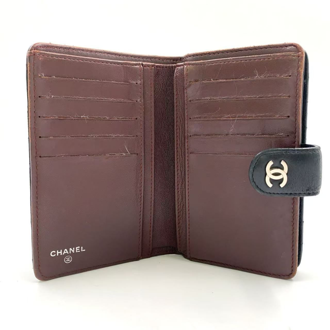 CHANEL●キャビア中財布 A48667 CHANEL マトラッセ シリアル番号16番台 キャビアスキン ブラック