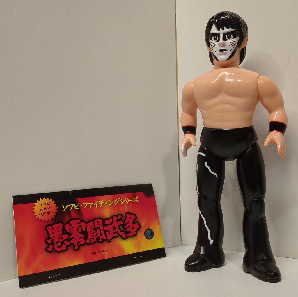 メディコム・トイ ソフビ・ファイティングシリーズ 新日本プロレス　グレート・ムタ メディコム・トイ ソフビ・ファイティングシリーズ 新日本