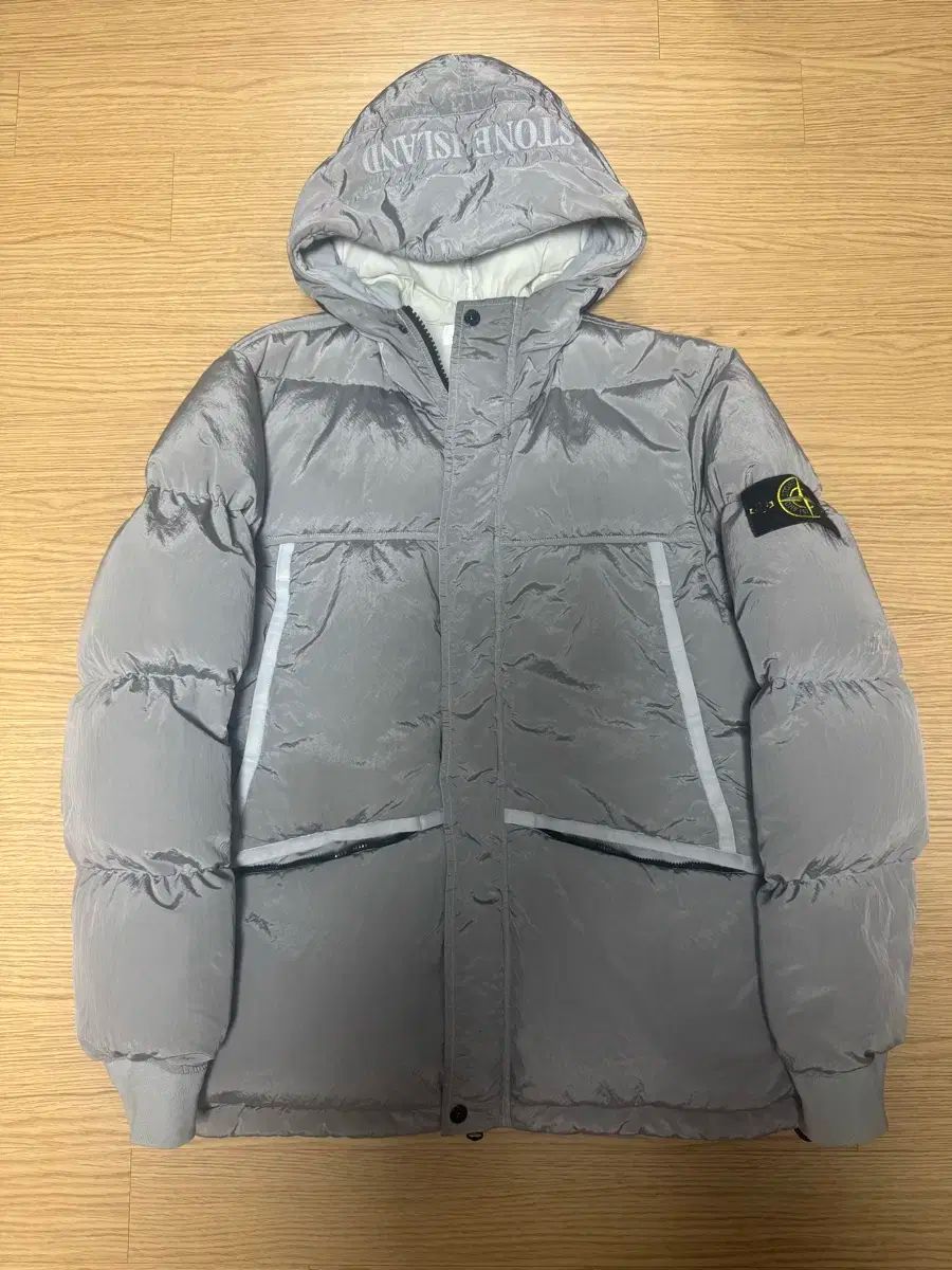 STONE ISLAND(ストーンアイランド) ナイロン ダウンジャケット ライトグレー ( 21FW L ）