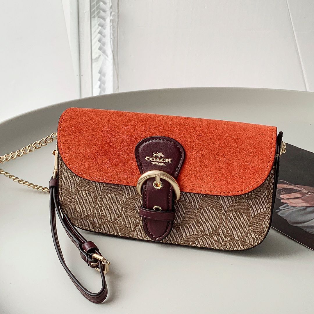 COACH コーチ KLEO 新作 クロスボディ クラッチ シグネチャー 