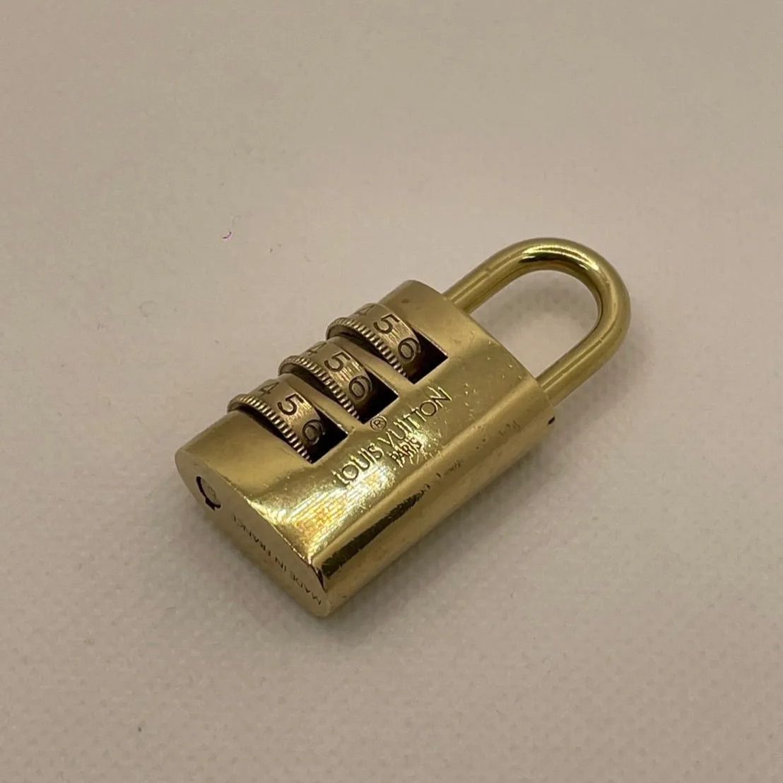 ルイ ヴィトン カデナ 南京錠 レディース メンズ ダイヤル式 パドロック ゴールド ゴールド金具 LOUIS