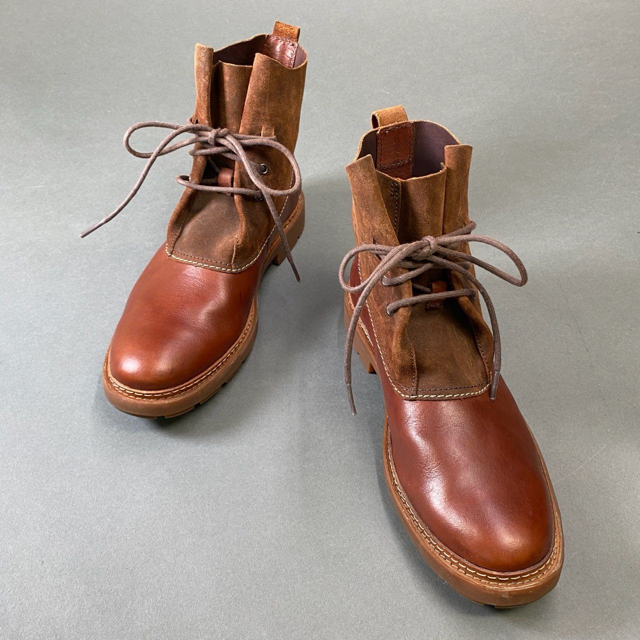 Clarksクラークス レザーシューズスエードブラウン