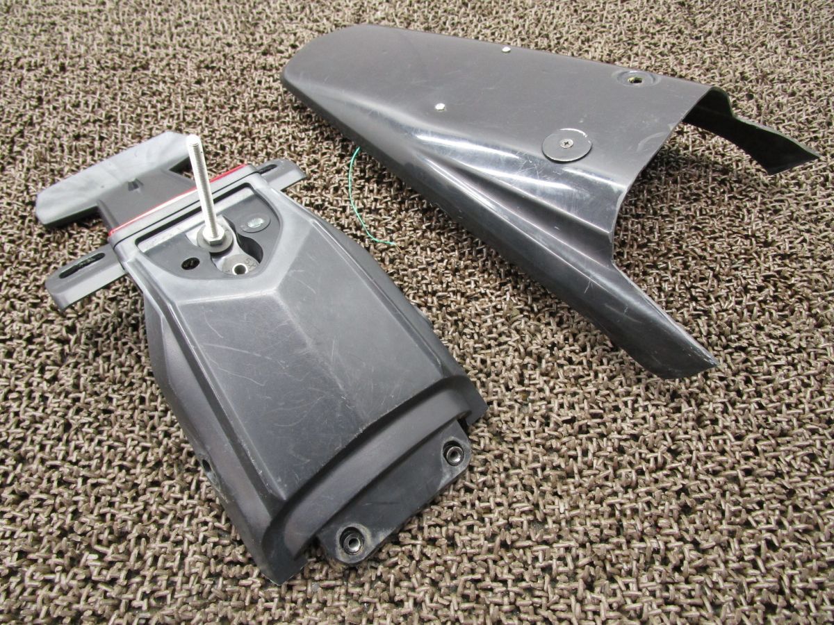 トリッカー 社外 リアフェンダー テールランプ LED □M337