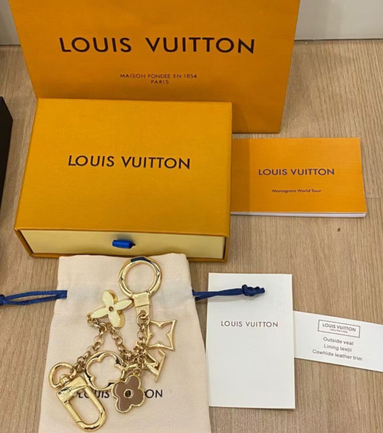 LOUIS VUITTON チェーン フルール キーチャーム M65111 ルイヴィトン