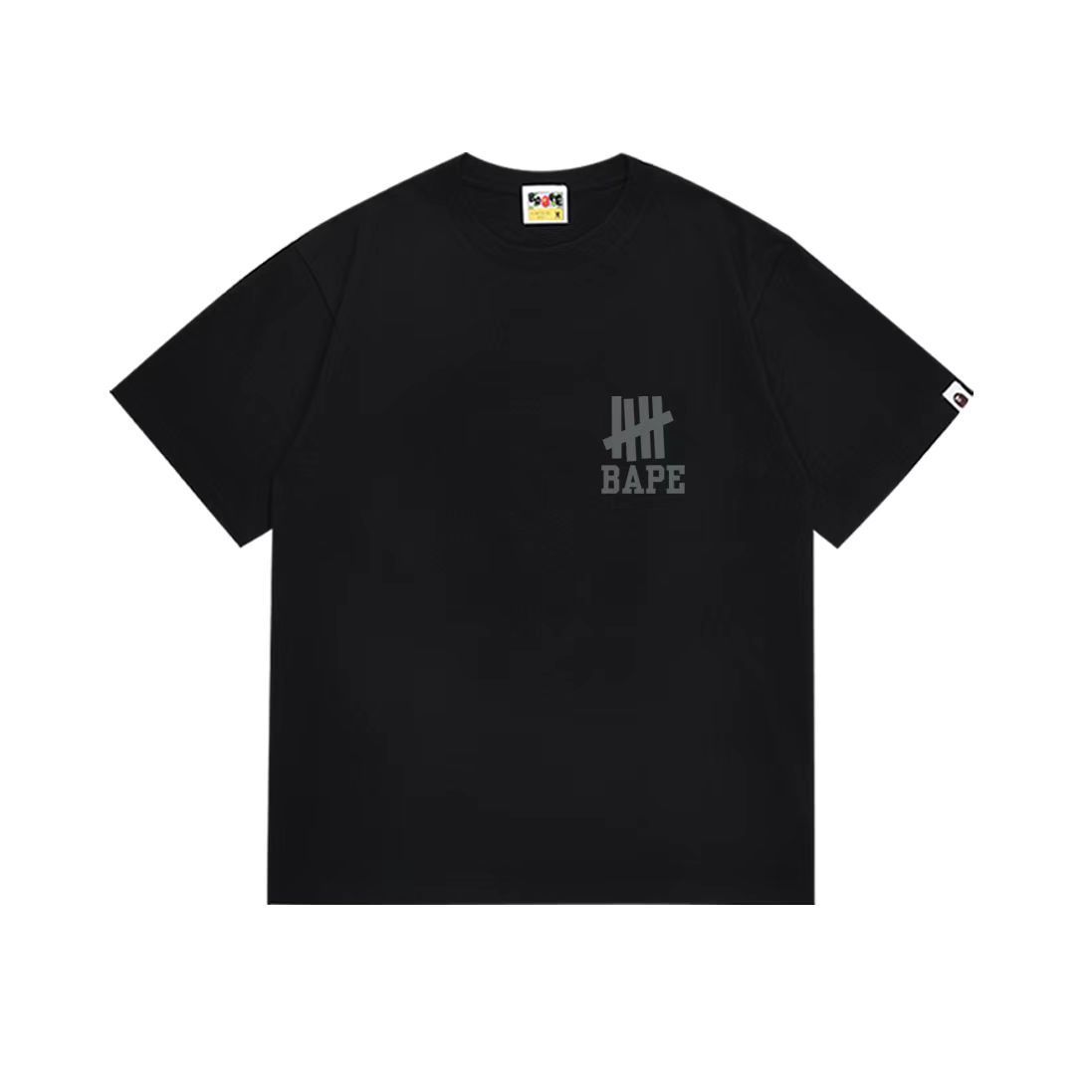 エイプ黒Tシャツです。 中古】アベイシングエイプ A BATHING APE