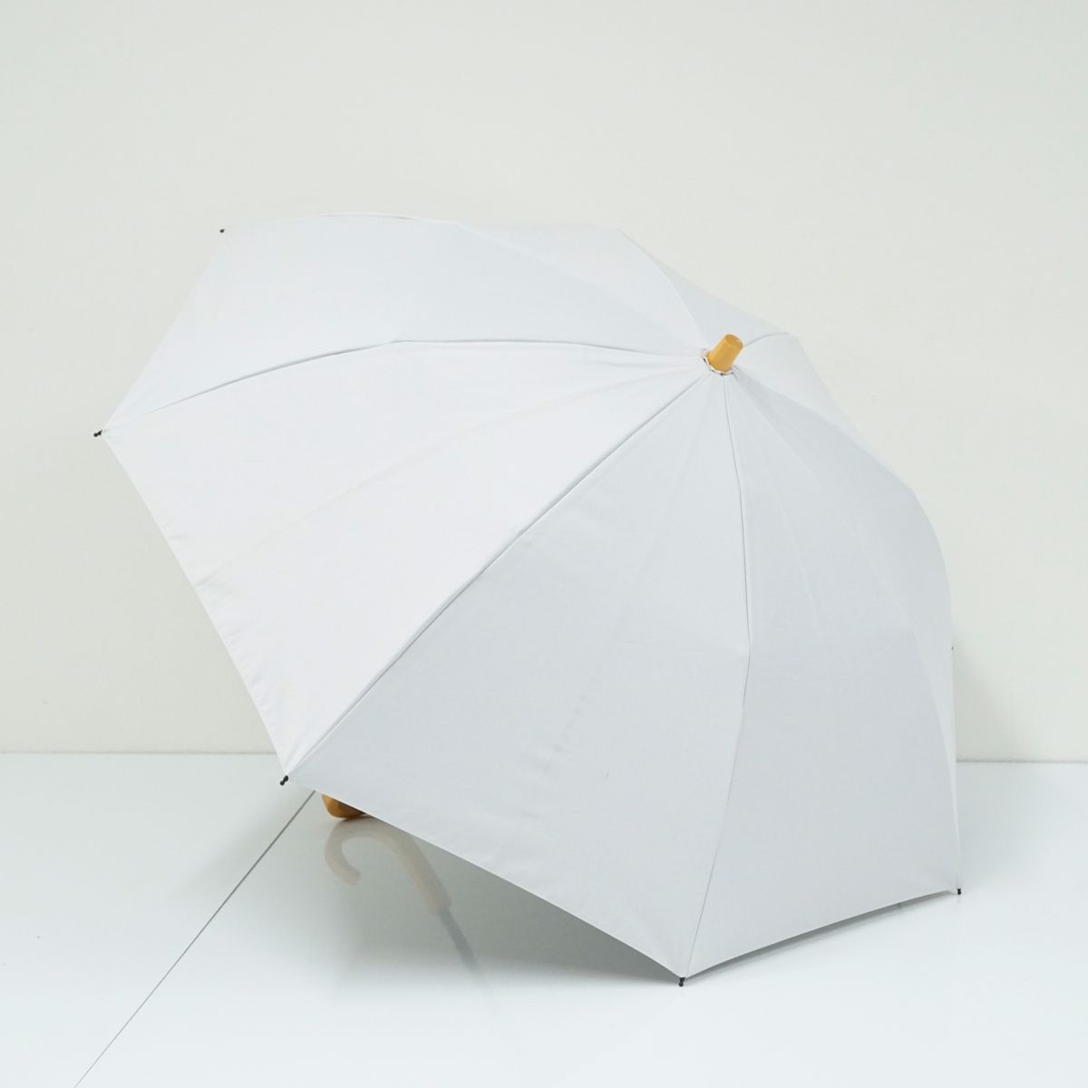 サンバリア100 完全遮光折日傘 USED美品 2段折 無地 シンプル UV 遮熱