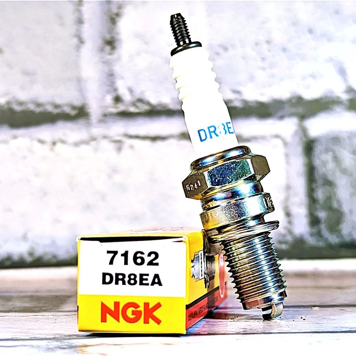 NGK DR8EA (7162) 4個セット 新品 送料込 スズキ DR-Z125/L ('04