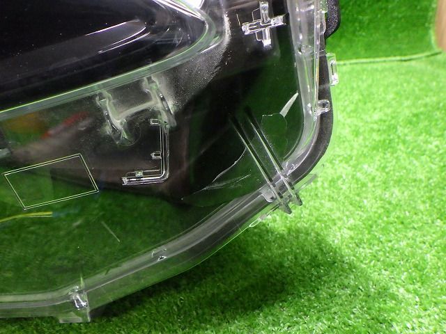ヤリスクロス 右ヘッドライト LED MXPB MXPJ 10 15 52-325 B2 ジャンク 251008017