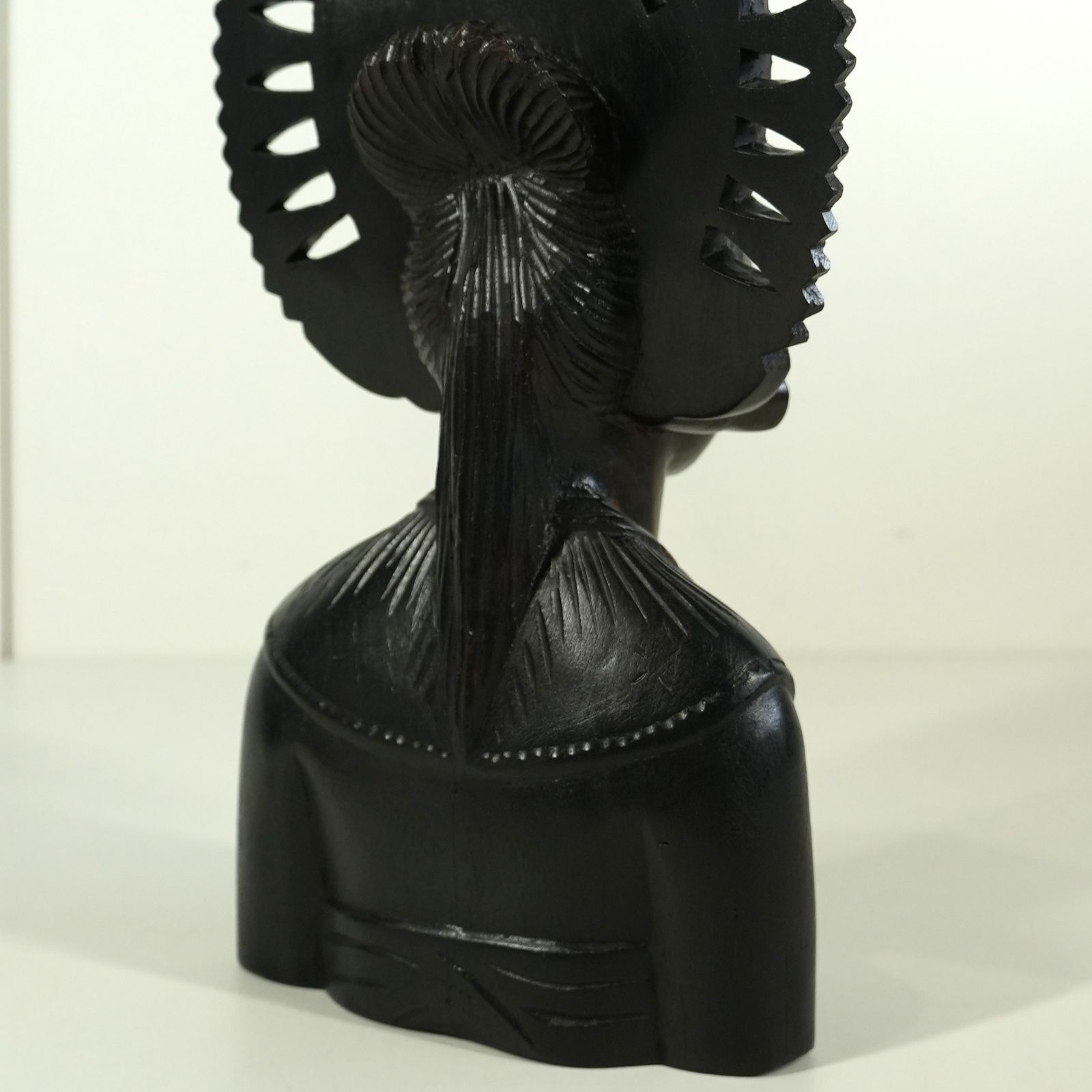 バリ島女神像 木製彫刻像 約30cm木製彫刻 SJi] 木彫り 彫刻 バリ島 女神像 BALI刻印 現状品 - メルカリ