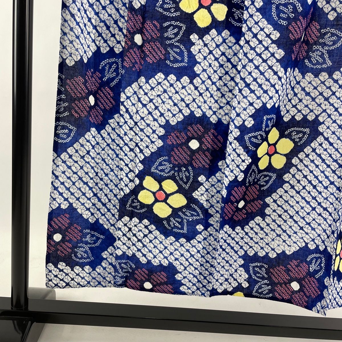 フローラル 浴衣 美品 名品 絞り浴衣 草花 藍色 身丈149cm 裄丈62cm S 綿 通販 有松鳴海総絞り浴衣、身丈149cm。