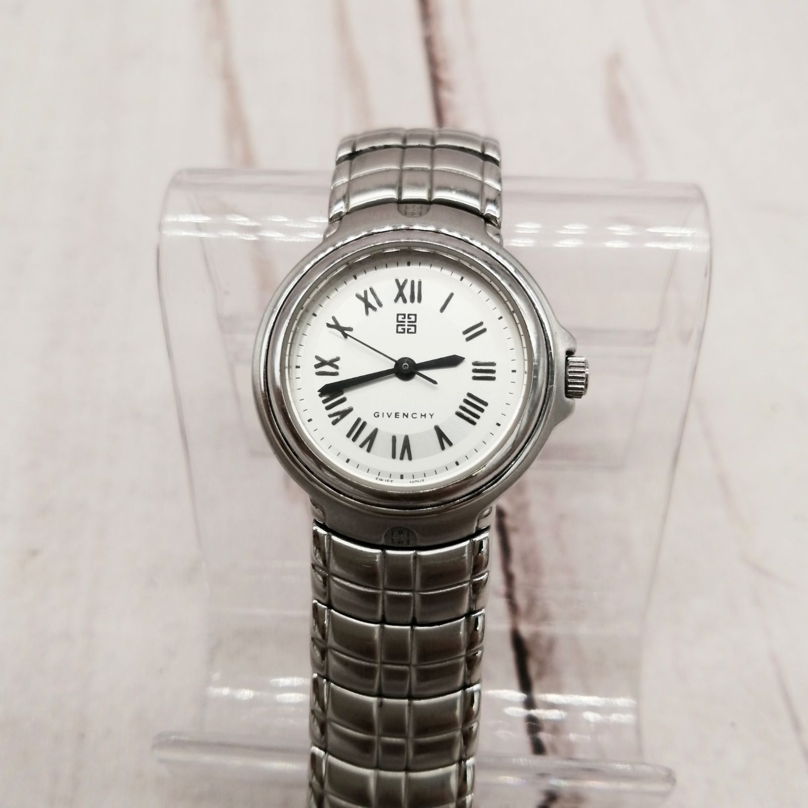 GIVENCHYジバンシー クォーツ腕時計