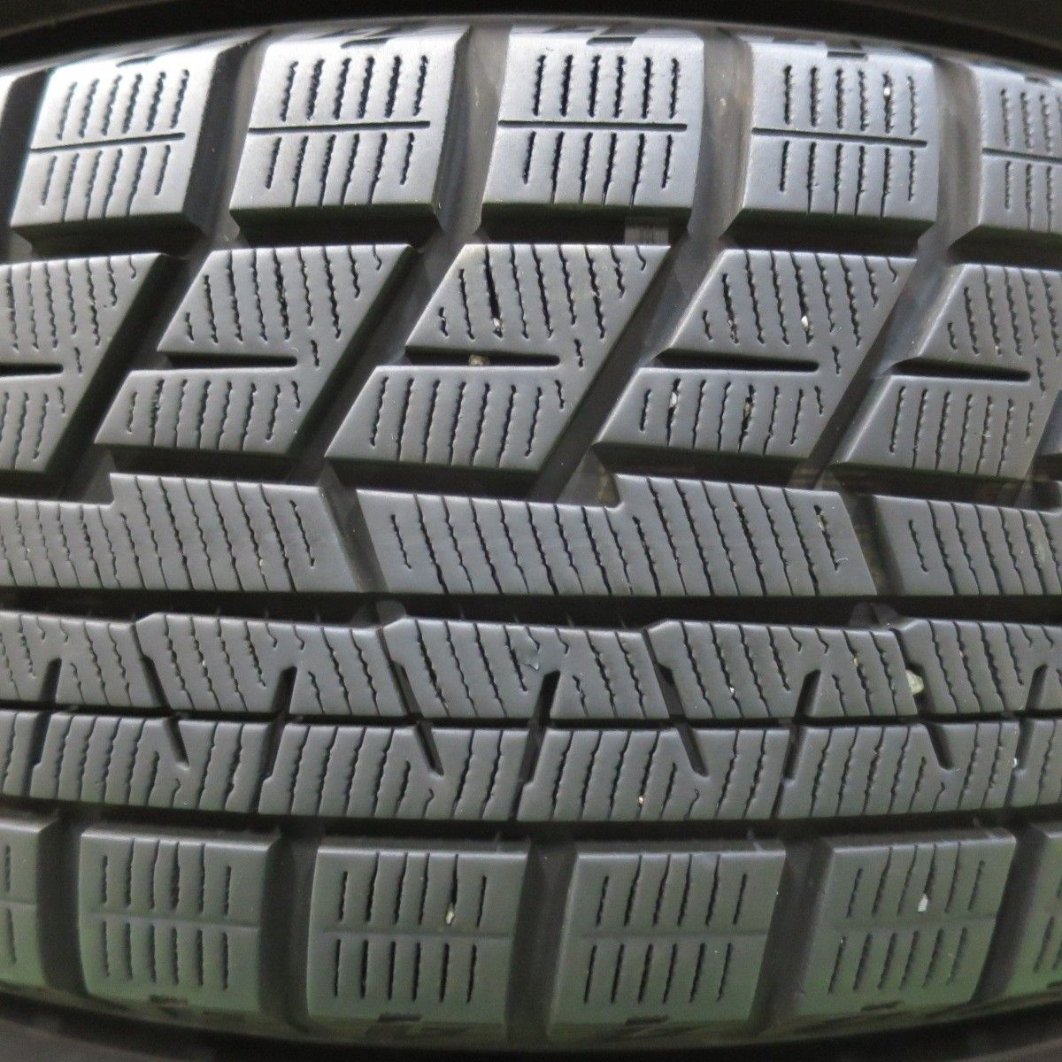 送料込バリ溝ヨコハマ アイスガード IG60 195/65R15 4本 バリ溝！22年！キレイ！9分☆プリウス 等 195⁄65R15 スタッドレス