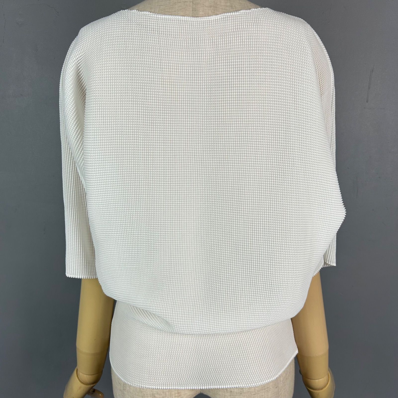 日本全国送料無料商品 | 特集 | 美品 日本製 ISSEY MIYAKE me イッセイミヤケミー 半袖 プリーツ トップス