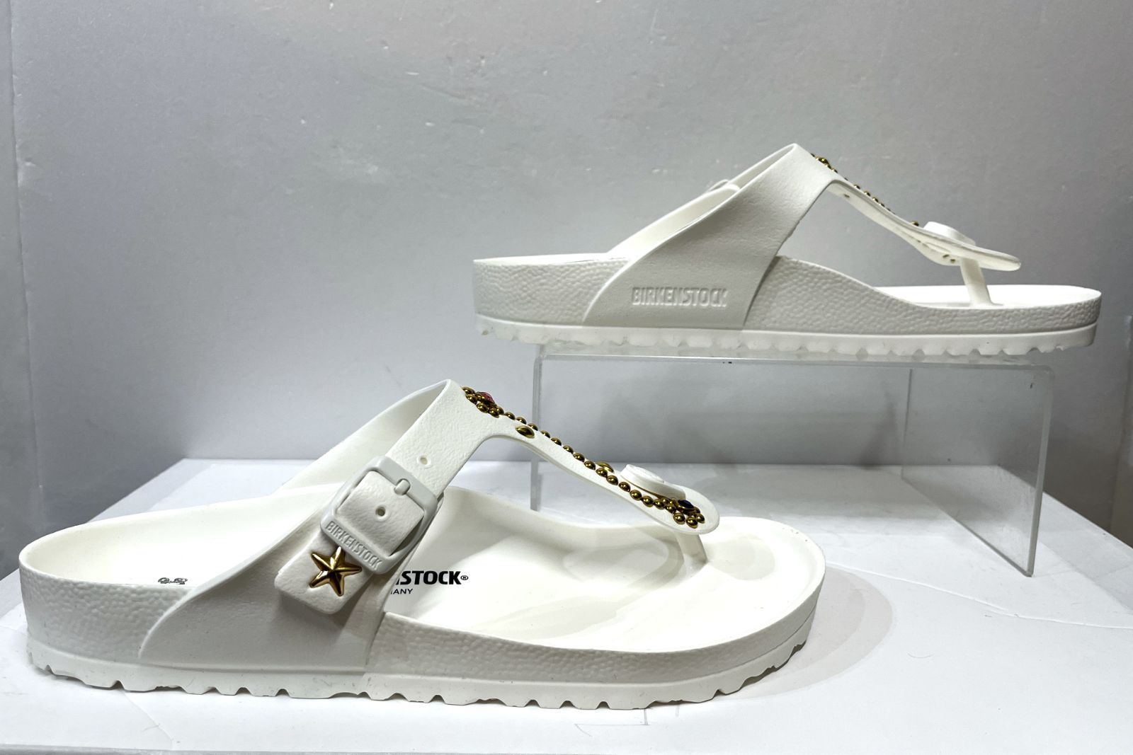 ギゼ フラワースタッズ