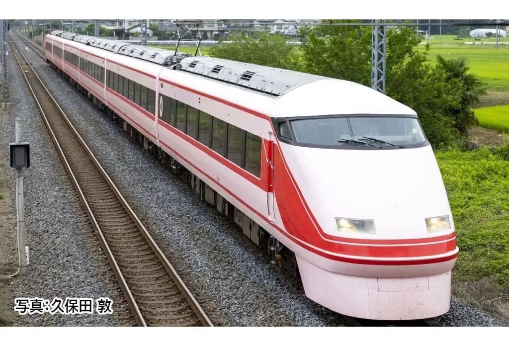 新品】鉄道模型 1/150 東武100系スペーシア(いちごスペーシア