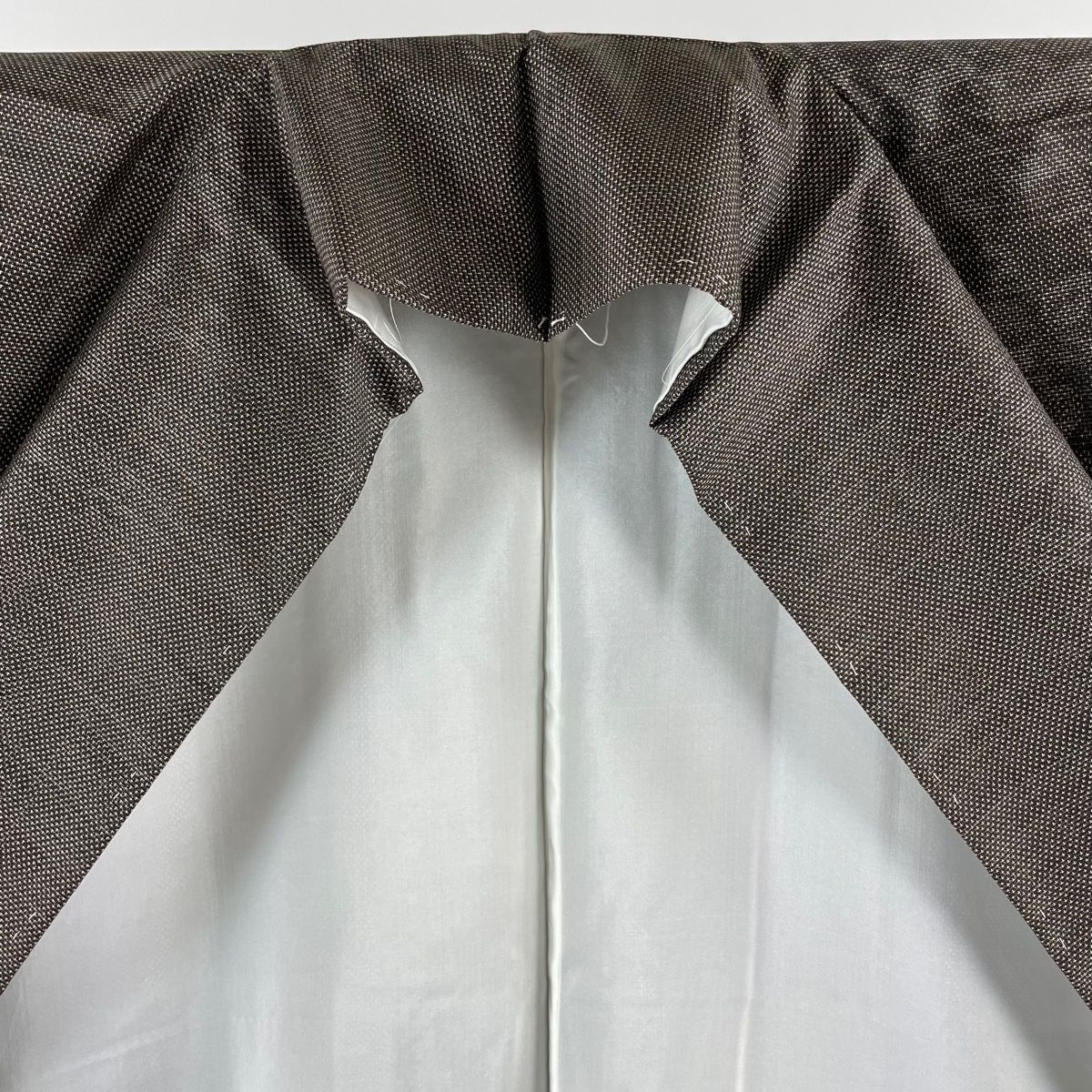 大島紬 身丈159cm 裄丈64cm M 袷 都喜ヱ門 純泥染 証紙 草花 焦茶色  