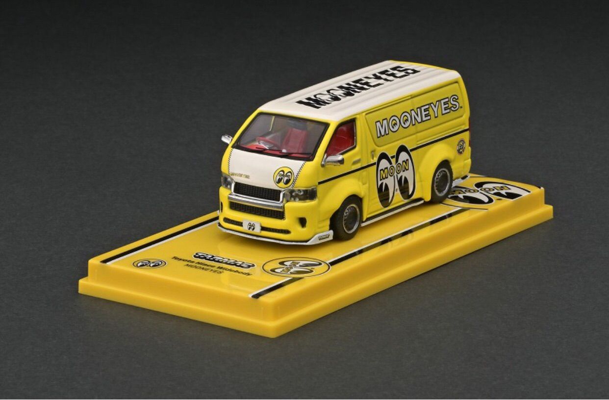 TARMAC Toyota Hiace Widebody Mooneyes - メルカリ
