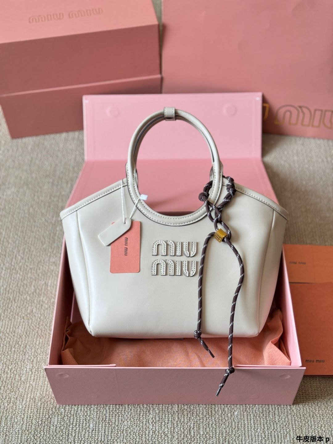 今日特価】MIU MIU Ivy トートバッグ 22×16cm-WTO輸入2 - メルカリ