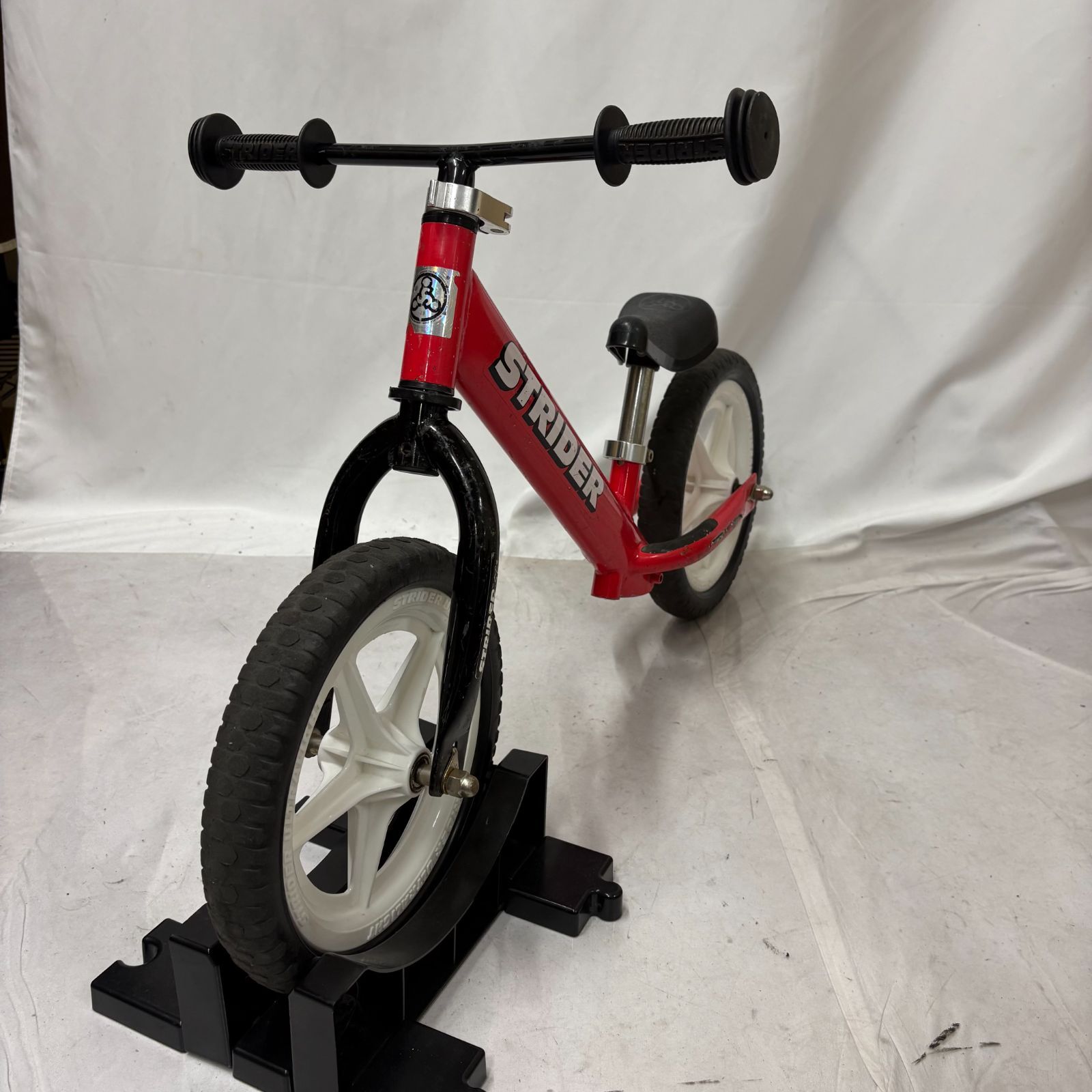 STRIDER バランスバイク 赤 12インチ 日本正規品 STRIDER SPORT