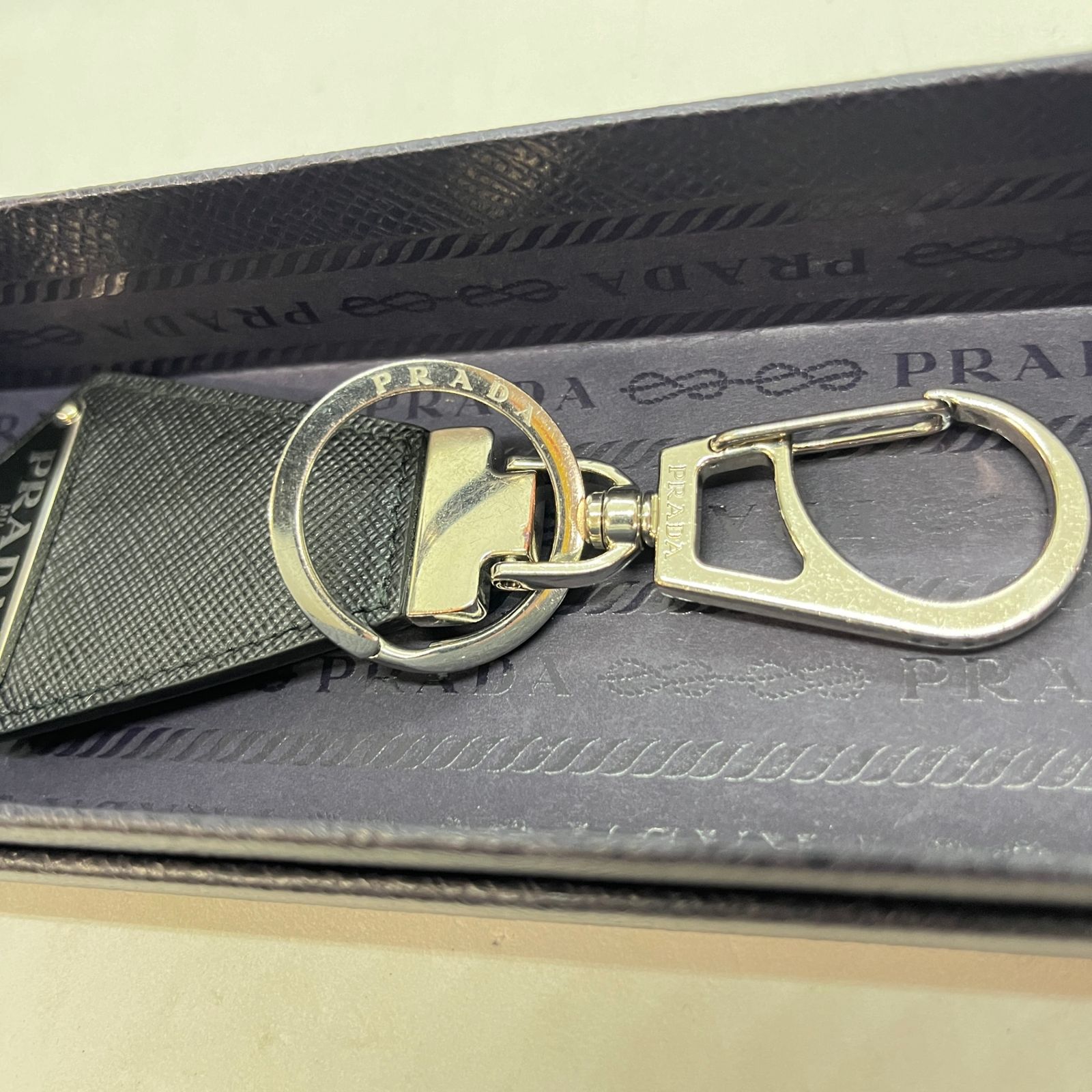 PRADA プラダ キーリング キーホルダー 2PP041黒 ブラック 三角 PRADA プラダ キーリング キーホルダー 2PP041黒 ブラック 三角