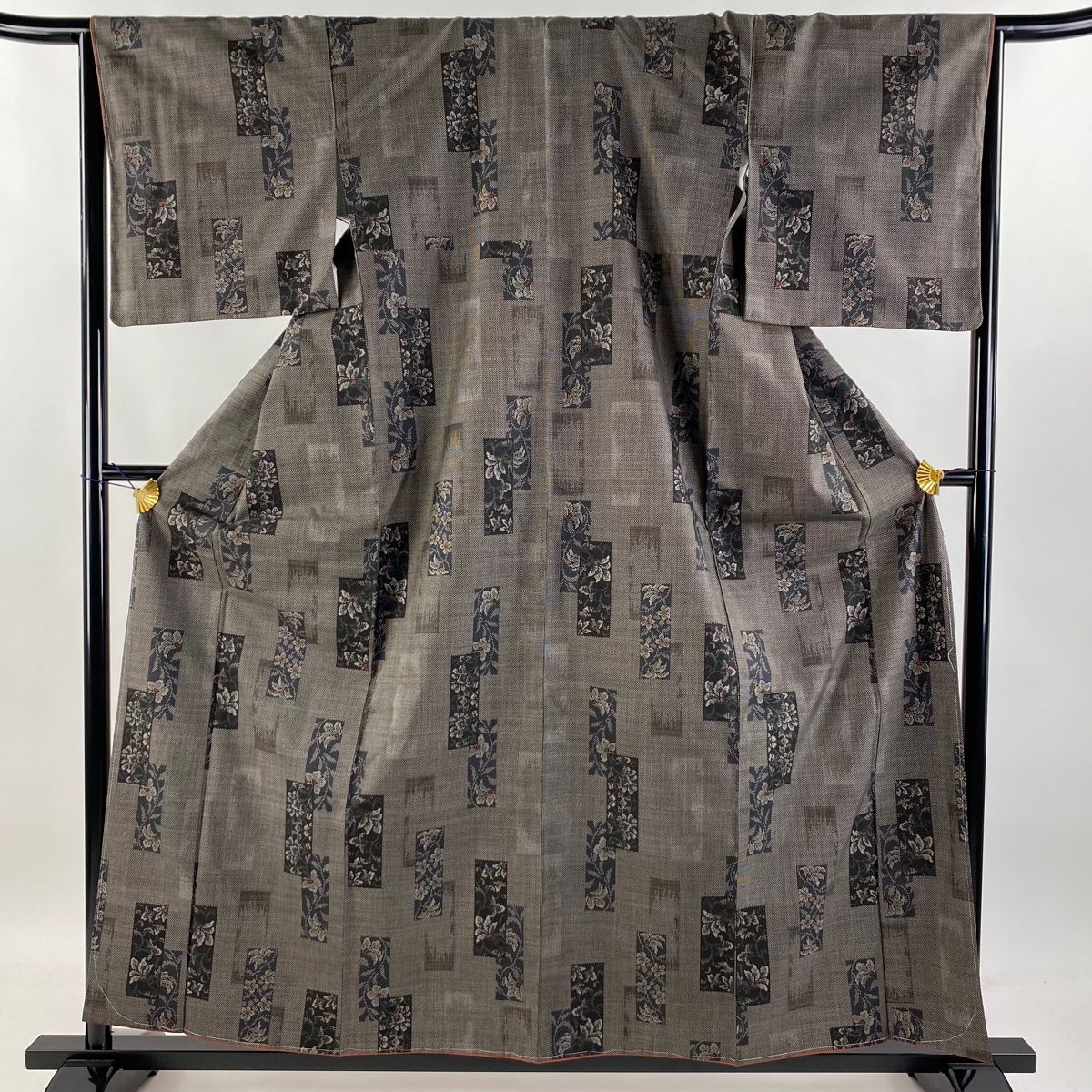 大島紬 身丈158.5cm 裄丈66cm M 袷 名古屋帯セット 純泥染 証紙 短冊 草花 灰茶 正絹 秀品