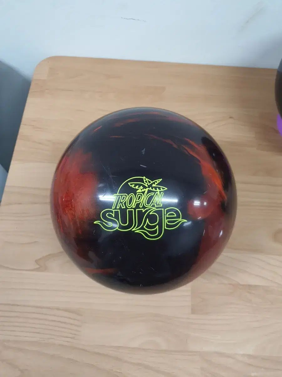 ボーリングボール 14p トロフィーローズ 修復ボール