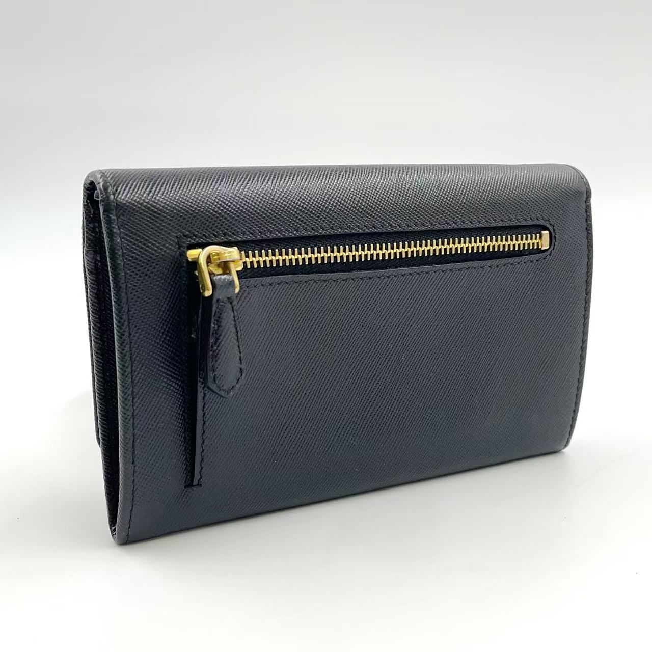 PRADA サフイアーノ レザー 2つ折り レザー ブラック 財布 ゴールド