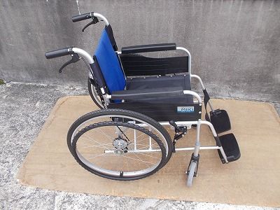 ノーパンク標準自走式車椅子