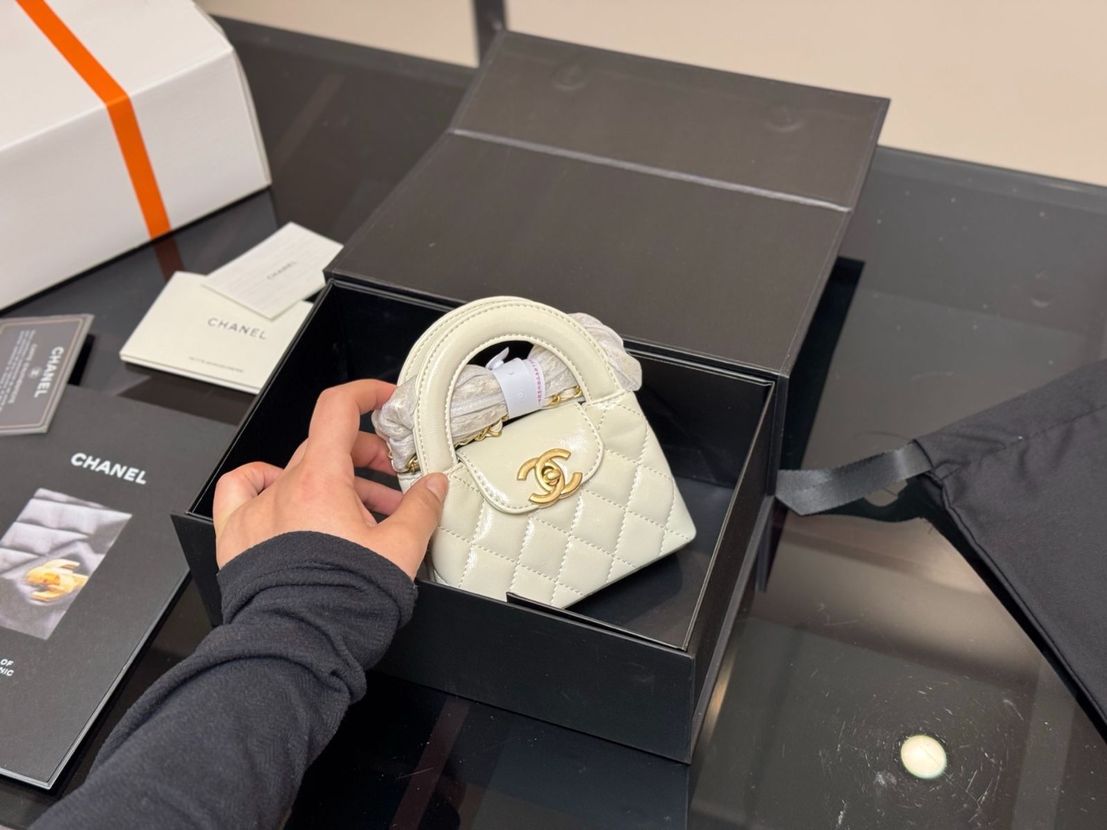 シャネル 23K ヴィンテージ風 ケリーバッグ ミニサイズ ホワイト CHANEL 23K ケリー オイルドレザー ミニバッグ ? 12.5×8.5cm