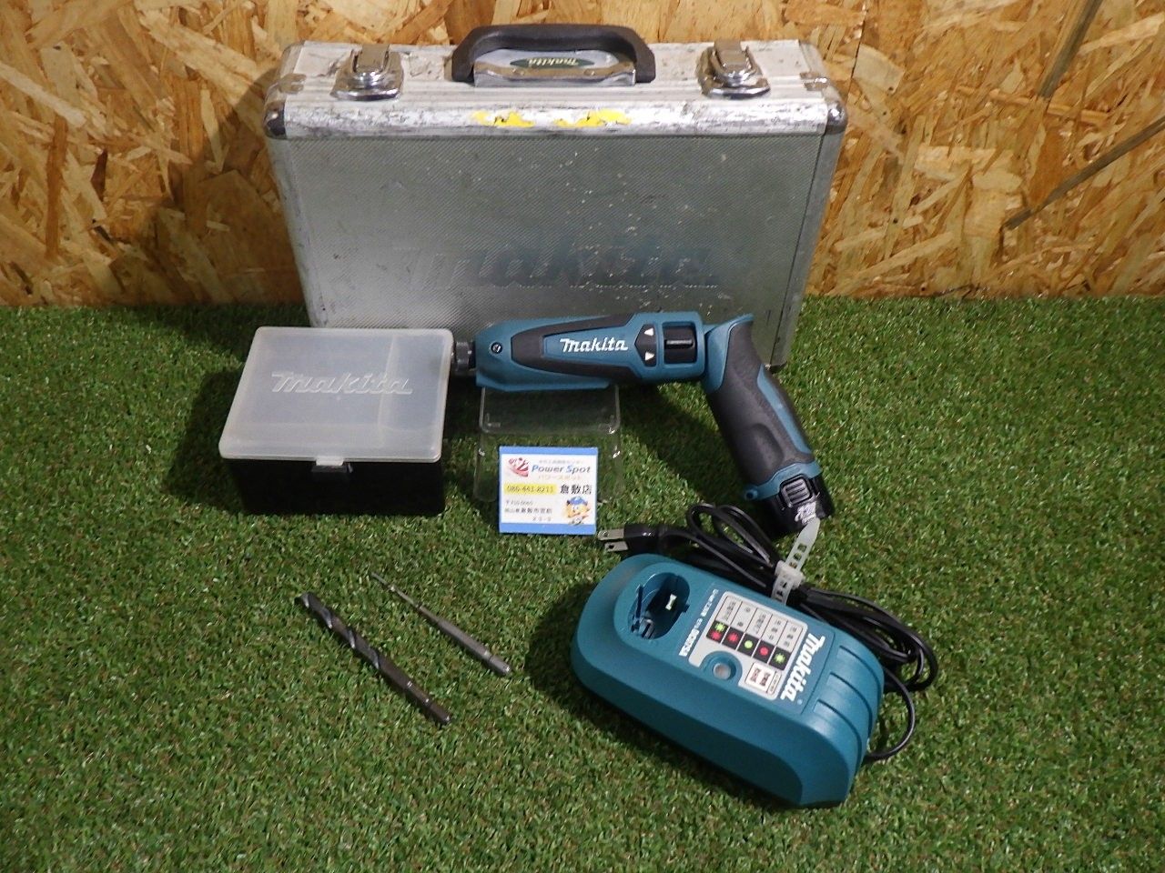 小物BOX付 ビット付き マキタ ペンインパクトドライバー TD021D 品