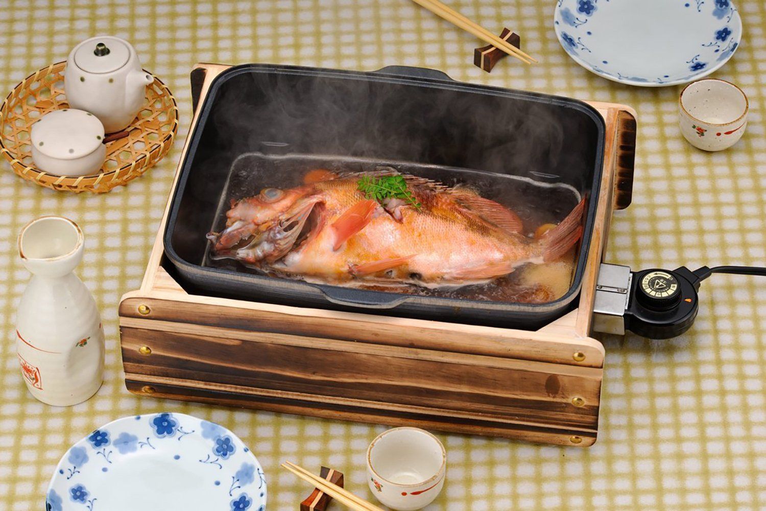 新着商品 杉山金属 おでん鍋 煮魚 フッ素樹脂加工 日本製 電気 ふるさとのれん 1台5役 KS-2539