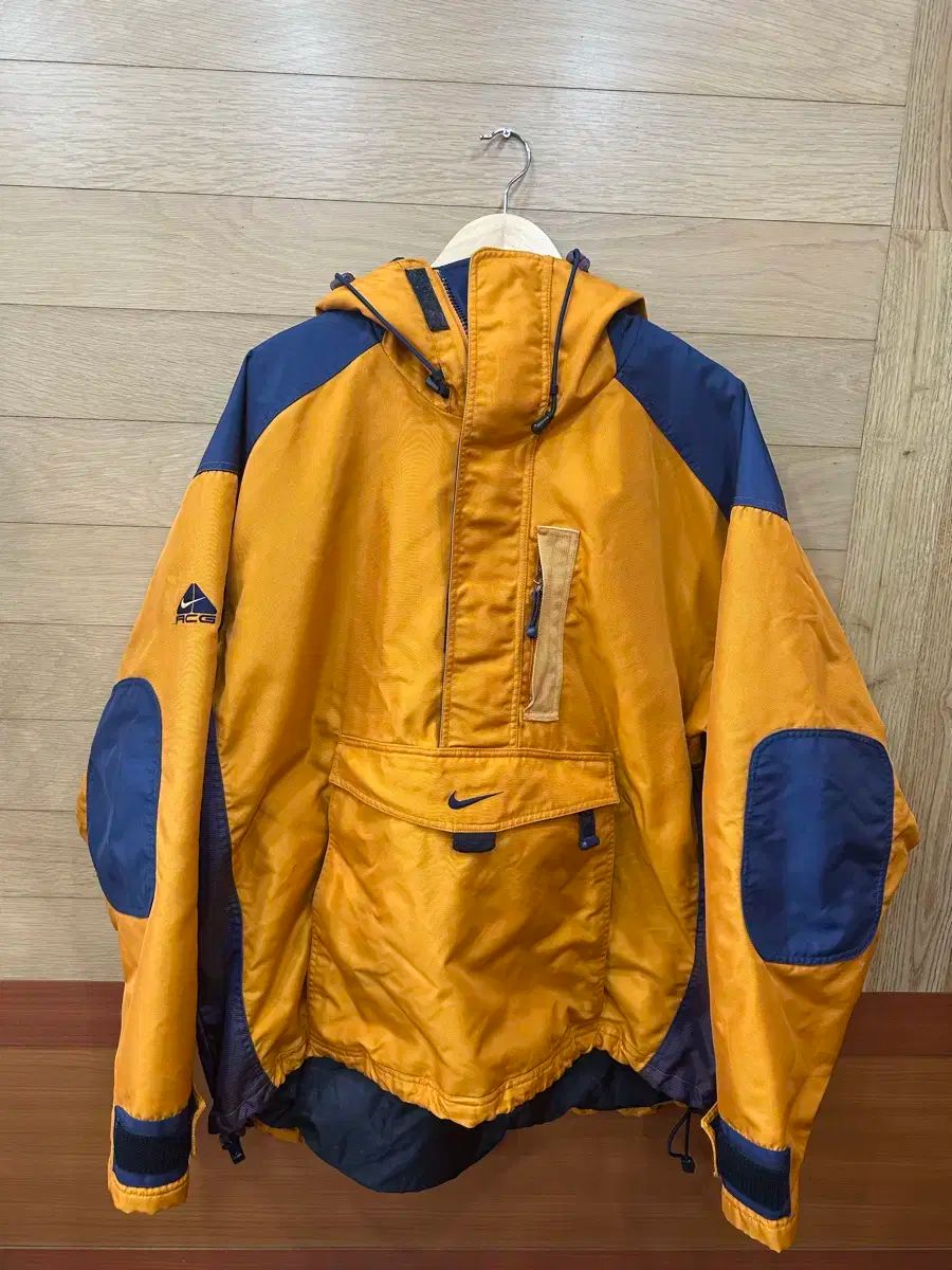 草むらで佇む猫 ヴィンテージ ステンドグラス レアモデル 高品質 丸型