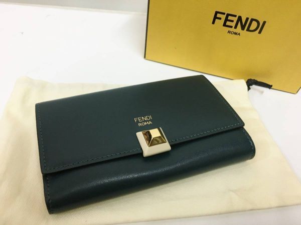 新品】 FENDI フェンディ RAINBOW スタッズ 二つ折り財布 - G