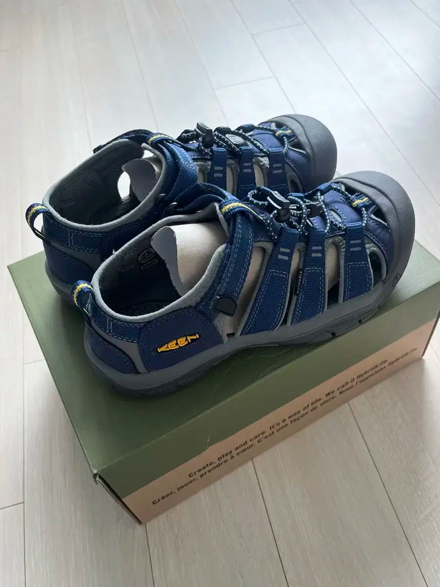 KEEN キーン ニューポート H2 サンダル 235mm US 5
