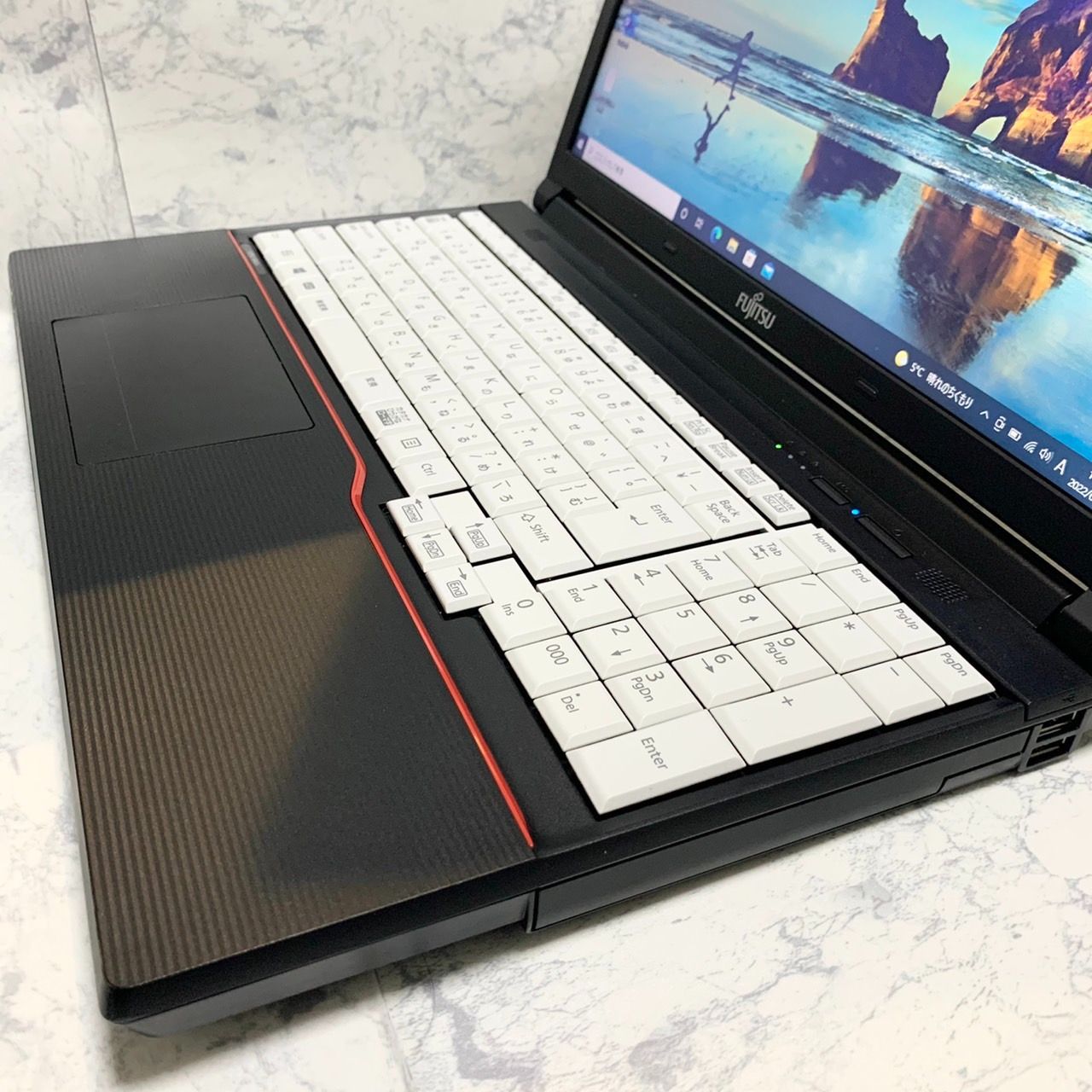 大人女性の大人女性のFUJITSU MA574中古パソコン⭐️Celeron 急速SSD