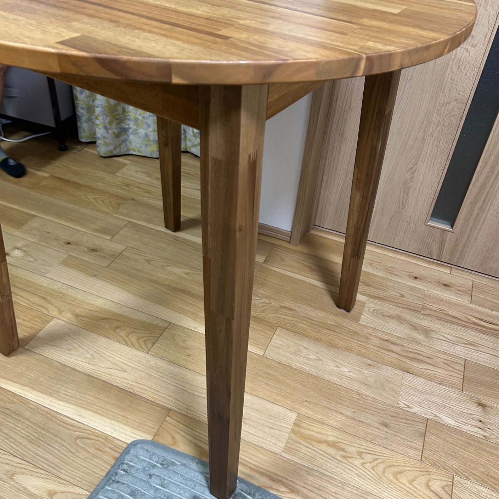 ダイニングテーブル