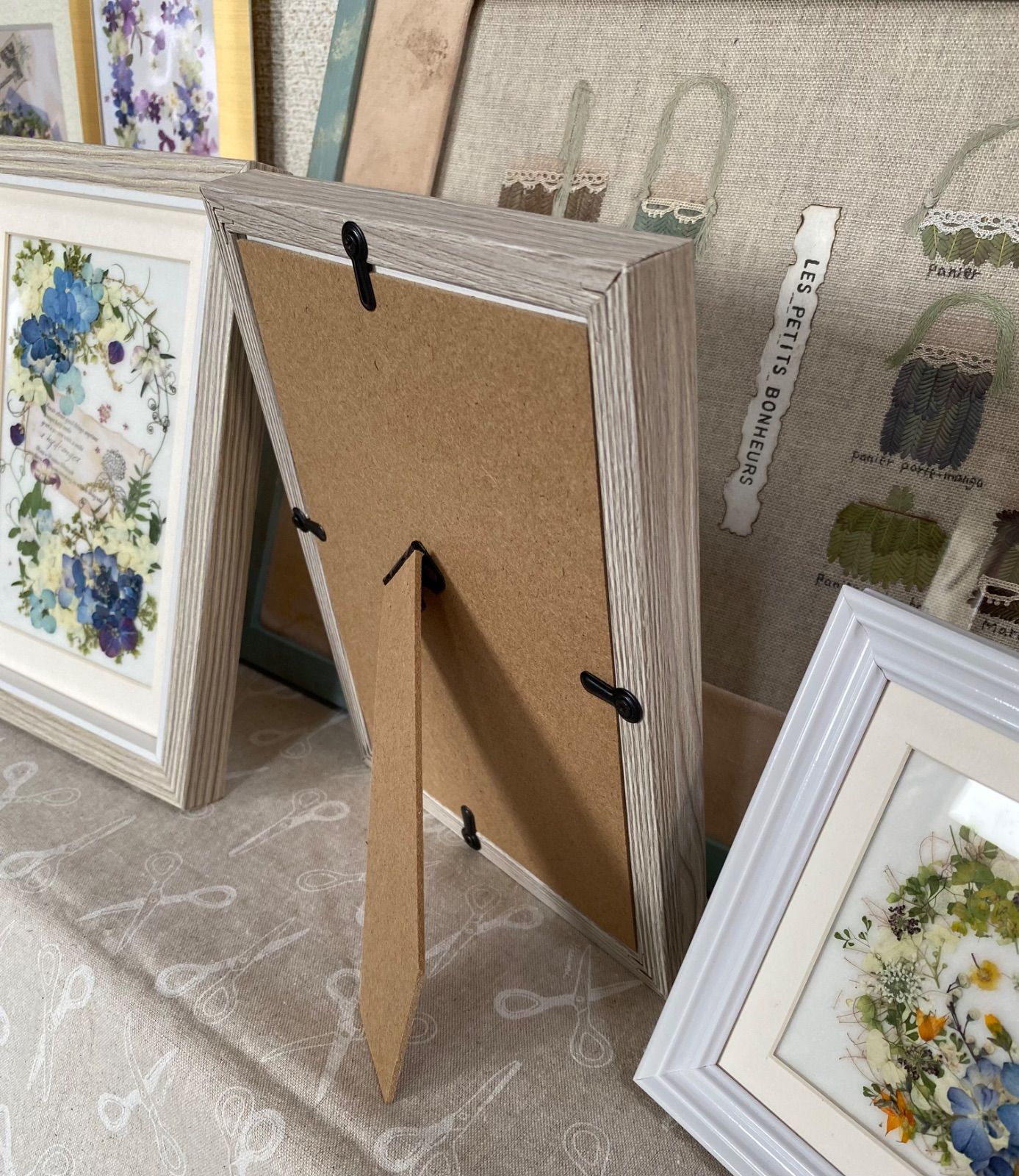 【新品・未使用】押し花　ドライフラワー　アート　額縁付き 押し花アート 色が何年も無くなりません 押し花アート