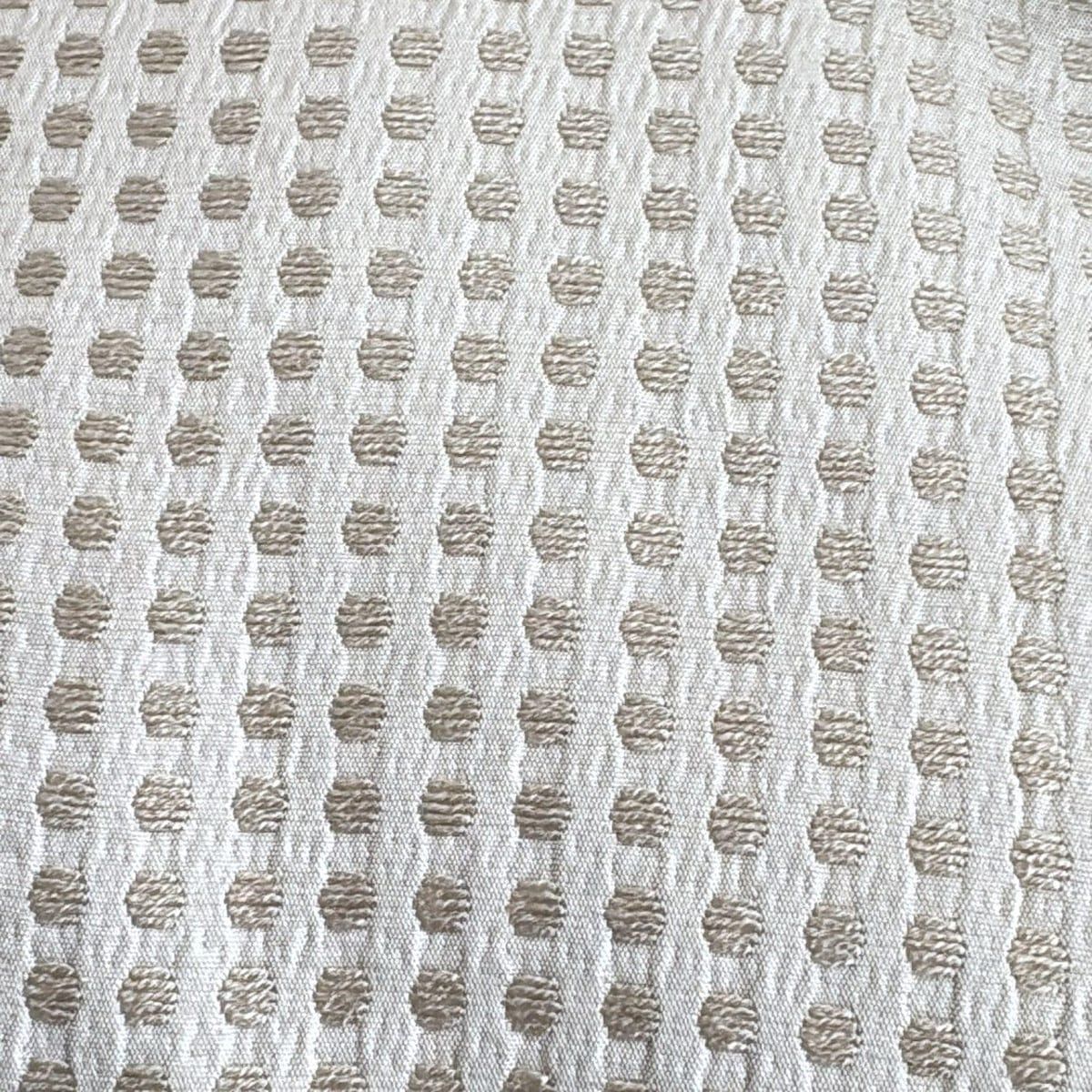 ベージュ