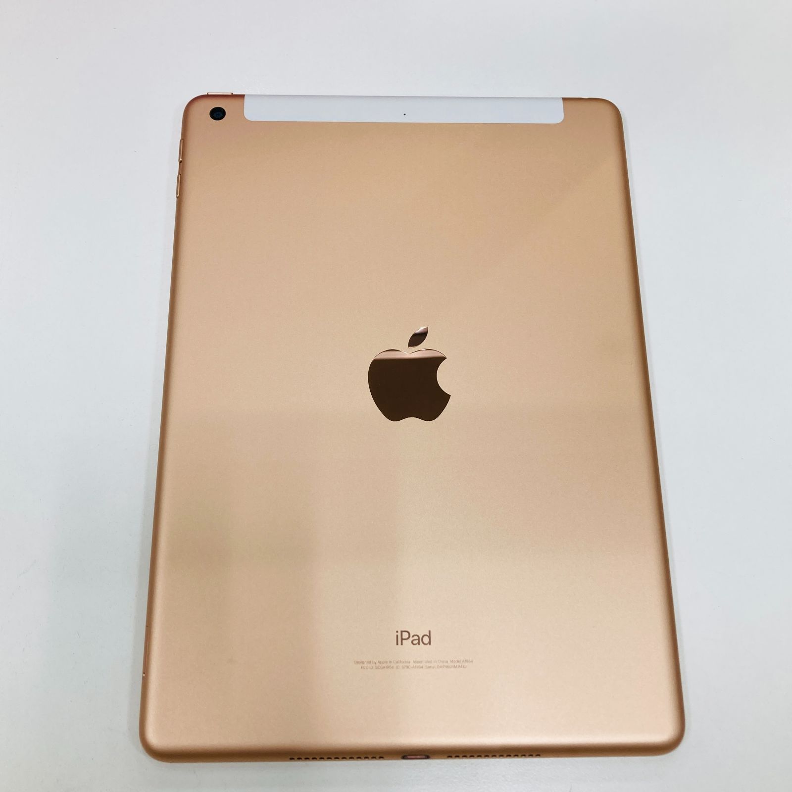 A【ケース付き】Apple iPad 第6世代 32GB セルラー ピンクゴールド SIM