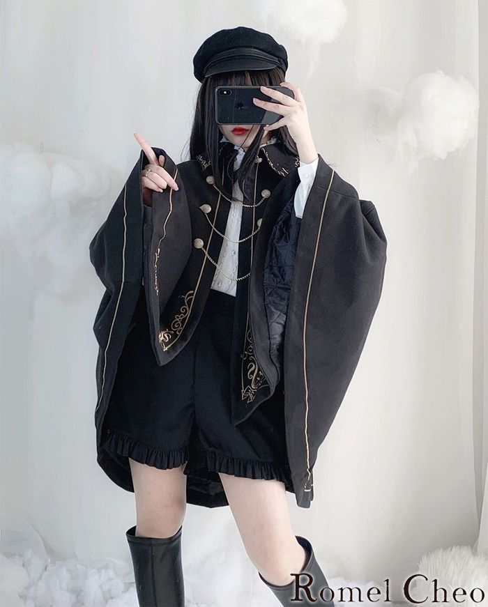 ケムリの黒い刺繍入りポンチョ・ケープコート、ユニセックス新品だよ‼️ RomelCheo】ダークナイト刺繍ケープコート マントコート